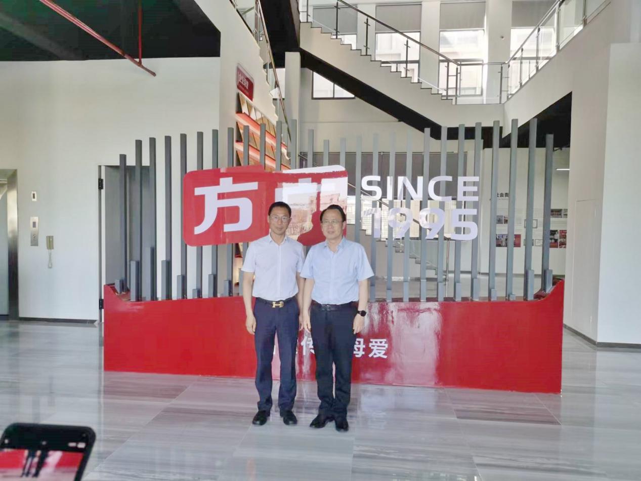 热烈欢迎邗江区政协副主席何云峰一行莅临丝瓜视频IOS在线观看调研